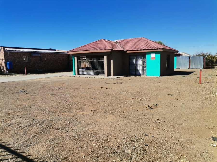3 Bedroom Property for Sale in Lourierpark Free State